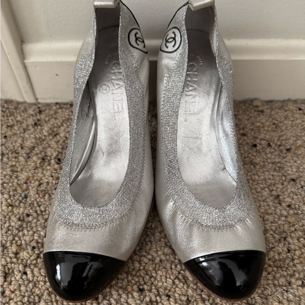 CHANEL Women's Silver heels with Black Cap Toe